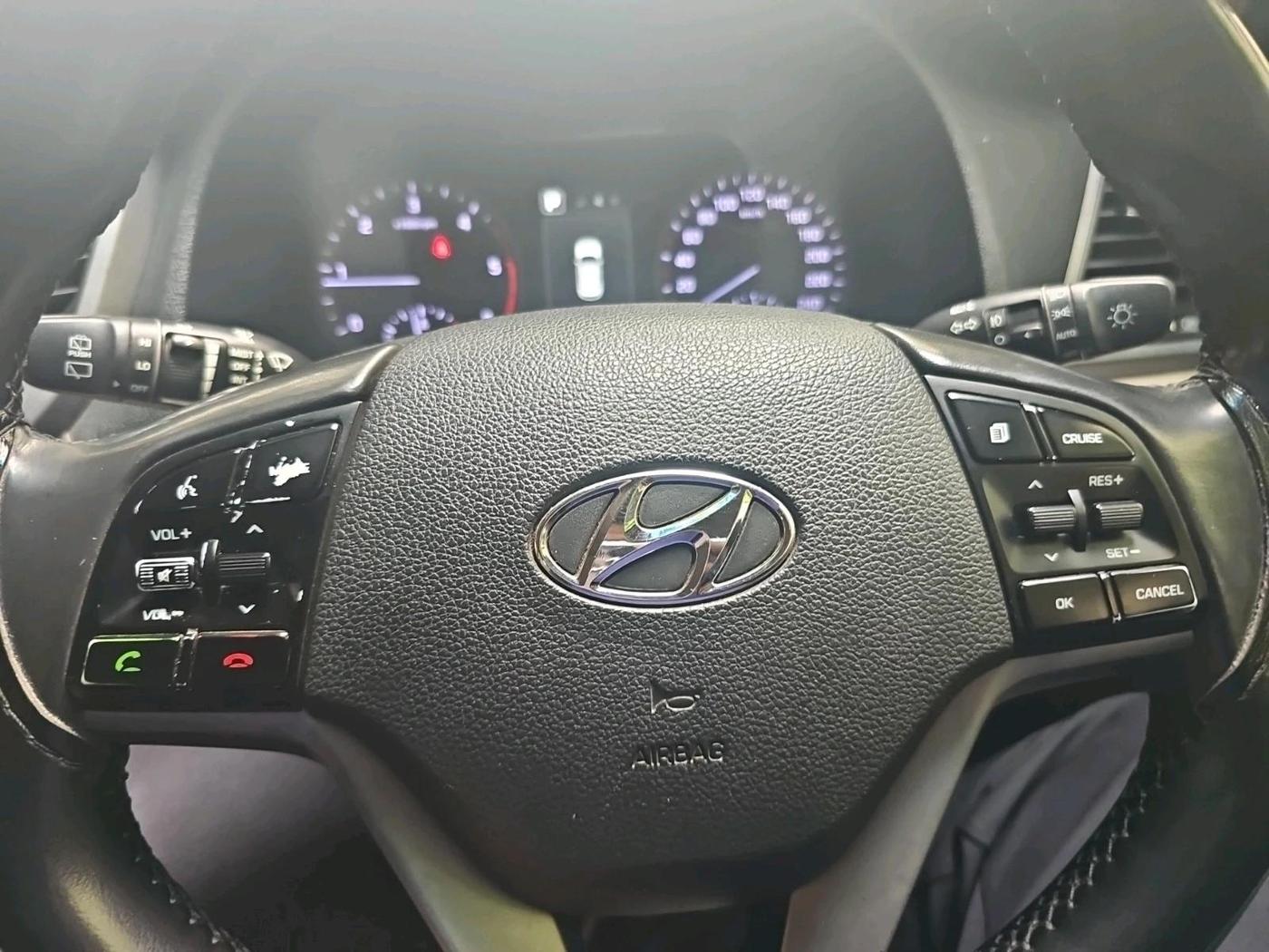2017 Hyundai Tucson GLS 2WD AT DIESEL, Diesel, Automatic, 1,37,821 km, interior