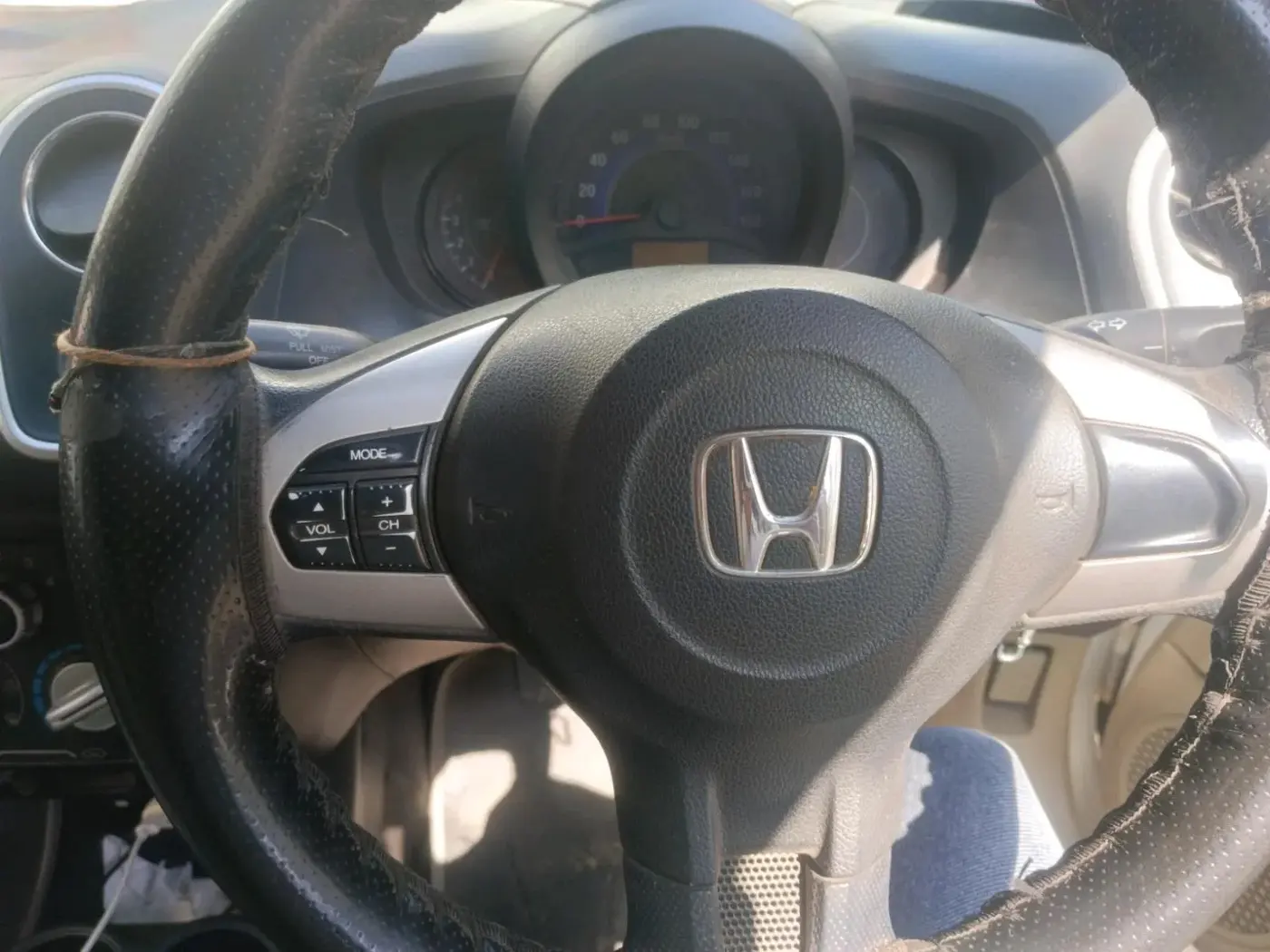 2015 Honda Mobilio 1.5L I-DTEC S, Diesel, Manual, 1,53,226 km, interior