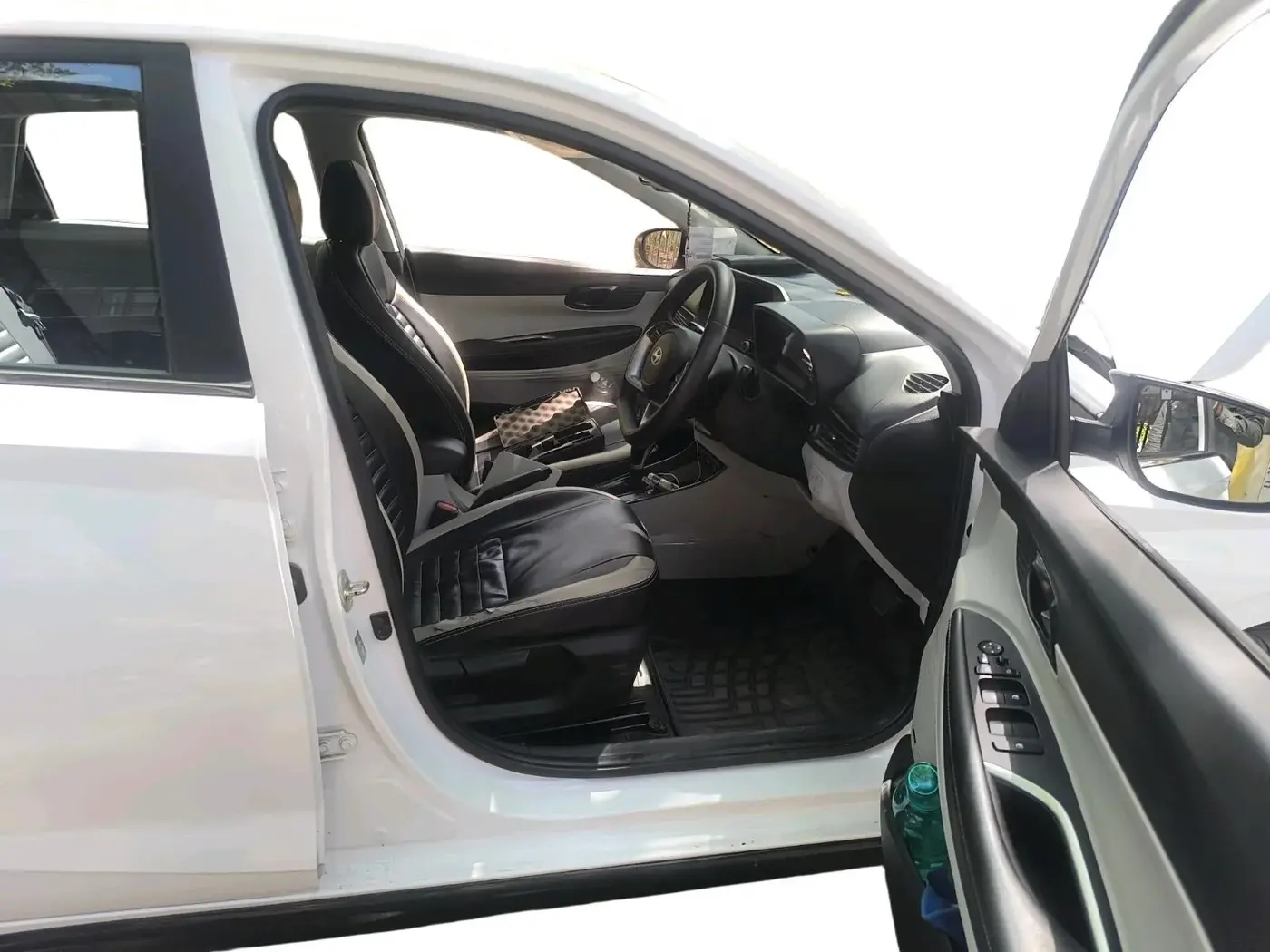 2024 Hyundai NEW I20 ASTA (O) 1.2 IVT, Petrol, Automatic, 12,853 km, interior