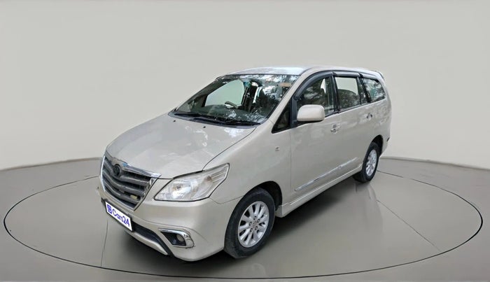 2013 Toyota Innova 2.5 GX 8 STR, Diesel, Manual, 2,23,425 km, exterior