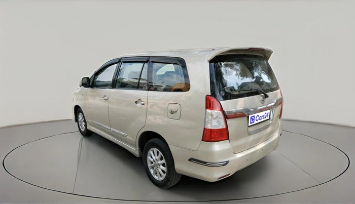 2013 Toyota Innova 2.5 GX 8 STR, Diesel, Manual, 2,23,425 km, exterior