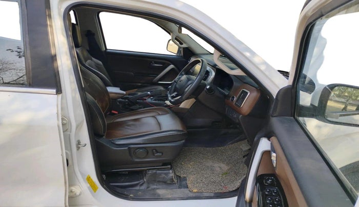 2023 Mahindra SCORPIO-N Z8 L DIESEL AT 2WD 7 STR, Diesel, Automatic, 82,838 km, interior