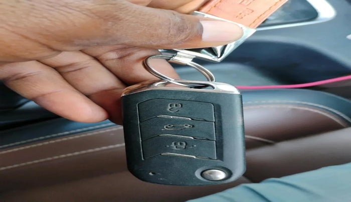 2023 Mahindra SCORPIO-N Z8 L DIESEL AT 2WD 7 STR, Diesel, Automatic, 82,838 km, interior