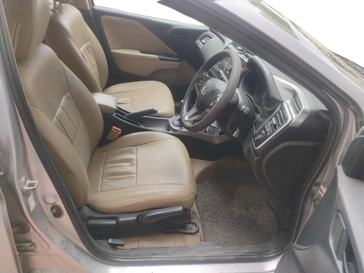 2014 Honda City 1.5L I-DTEC SV, Diesel, Manual, 1,44,806 km, interior