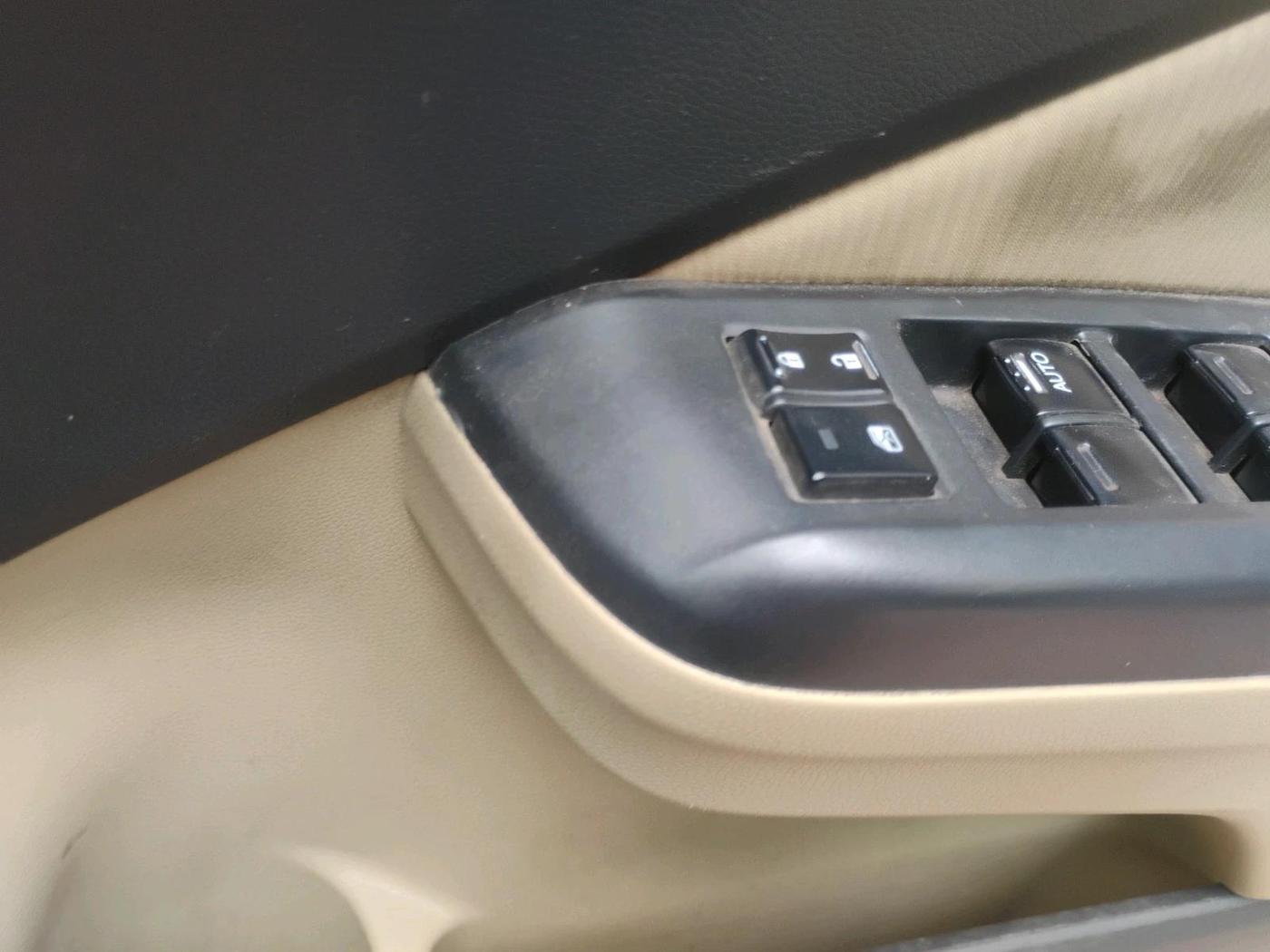 2014 Honda City 1.5L I-DTEC SV, Diesel, Manual, 1,44,806 km, interior