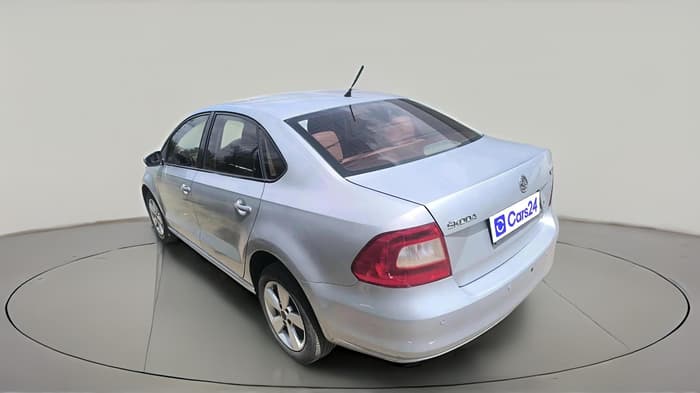 2015 Skoda Rapid AMBITION 1.6 MPI MT, Petrol, Manual, 1,54,377 km, exterior
