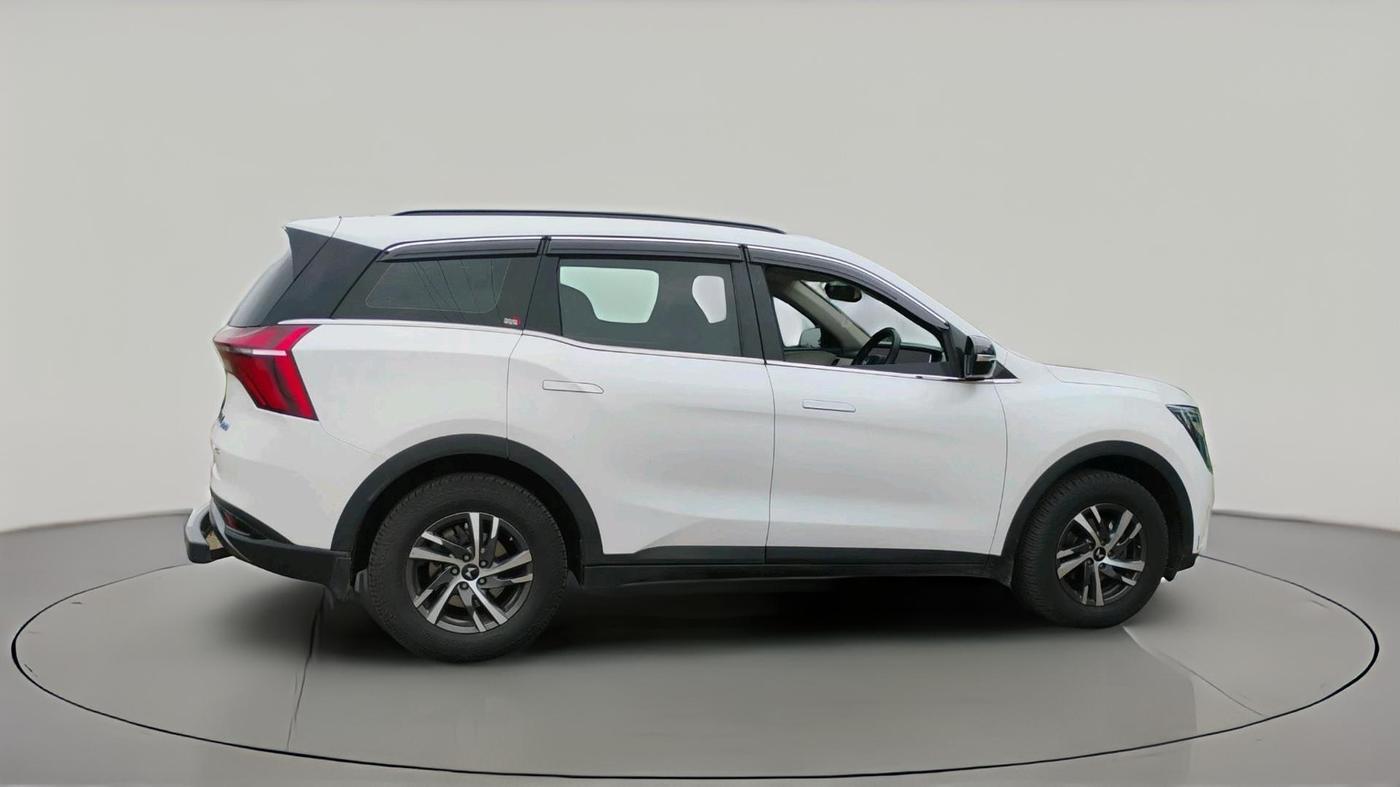 2025 Mahindra XUV700 AX 5 D MT 7 STR, Diesel, Manual, 46,701 km, exterior