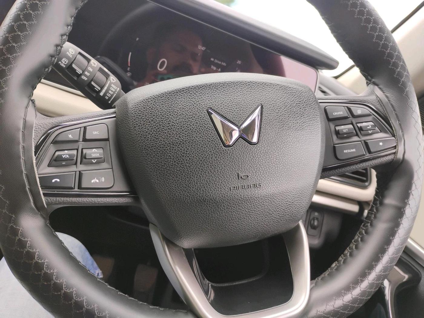 2025 Mahindra XUV700 AX 5 D MT 7 STR, Diesel, Manual, 46,701 km, interior
