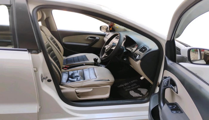 2012 Volkswagen Polo HIGHLINE DIESEL, Diesel, Manual, 2,16,455 km, interior