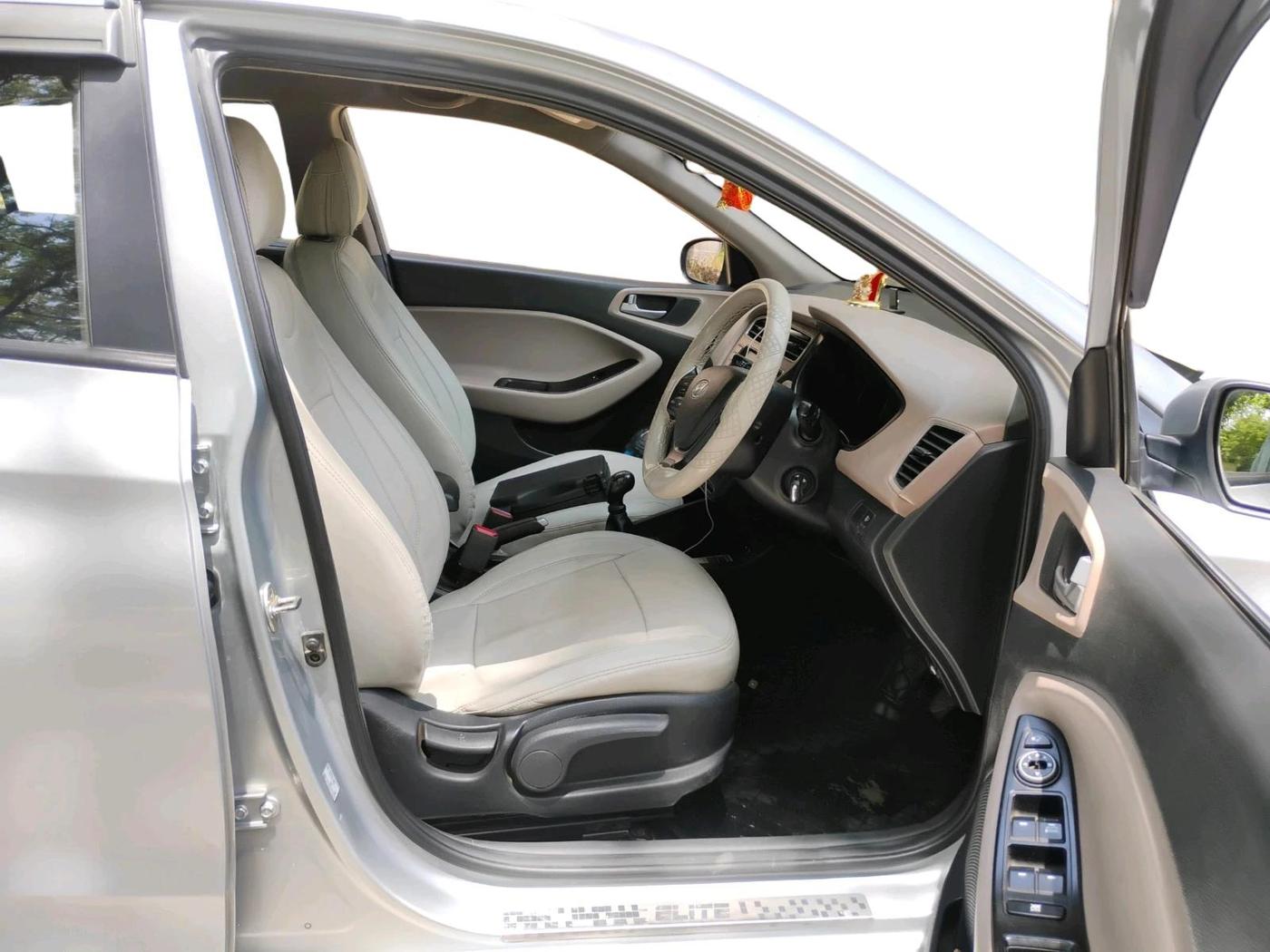 2019 Hyundai Elite i20 SPORTZ PLUS 1.2, Petrol, Manual, 1,35,219 km, interior