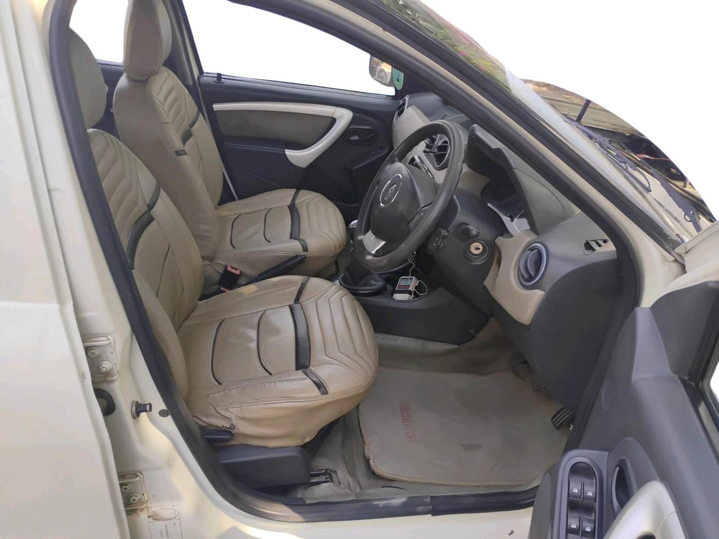 2013 Renault Duster 110 PS RXL DIESEL, Diesel, Manual, 2,50,292 km, interior