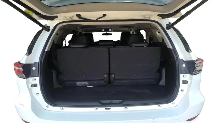 2024 Toyota Fortuner 4X2 AT 2.8 DIESEL, Diesel, Automatic, 78,773 km, exterior