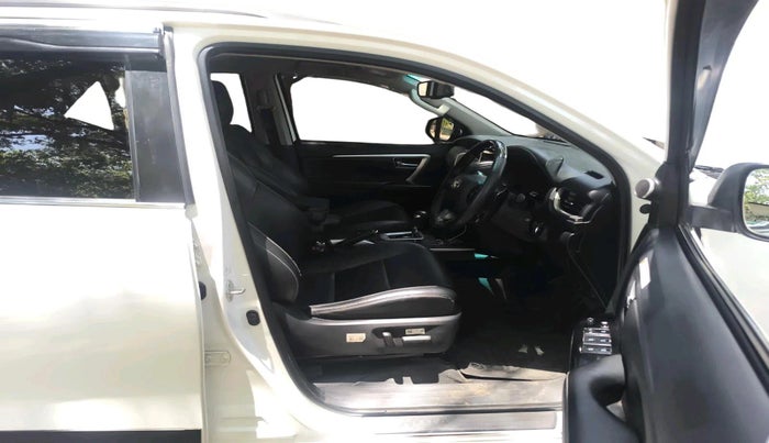 2024 Toyota Fortuner 4X2 AT 2.8 DIESEL, Diesel, Automatic, 78,773 km, interior