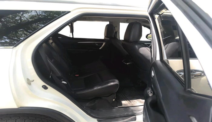 2024 Toyota Fortuner 4X2 AT 2.8 DIESEL, Diesel, Automatic, 78,773 km, interior