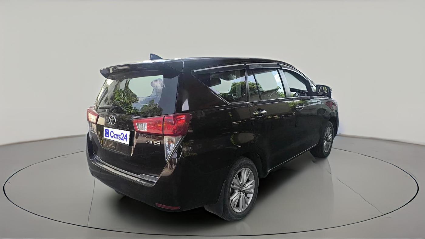 2016 Toyota Innova Crysta 2.8 ZX AT 7 STR, Diesel, Automatic, 2,91,418 km, exterior