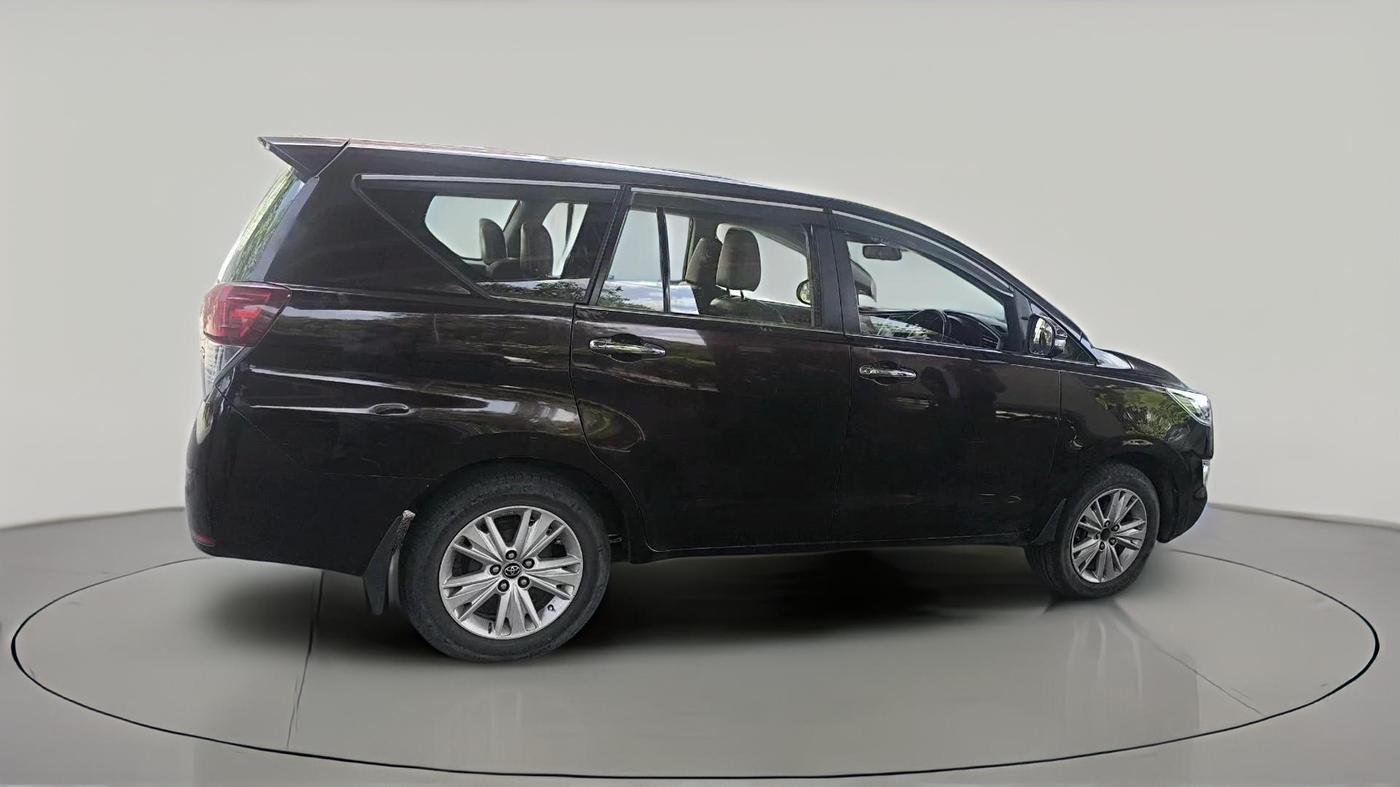 2016 Toyota Innova Crysta 2.8 ZX AT 7 STR, Diesel, Automatic, 2,91,418 km, exterior