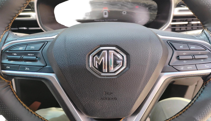 2023 MG HECTOR PLUS SHARP PRO 1.5 PETROL TURBO CVT 7 STR, Petrol, Automatic, 23,590 km, interior