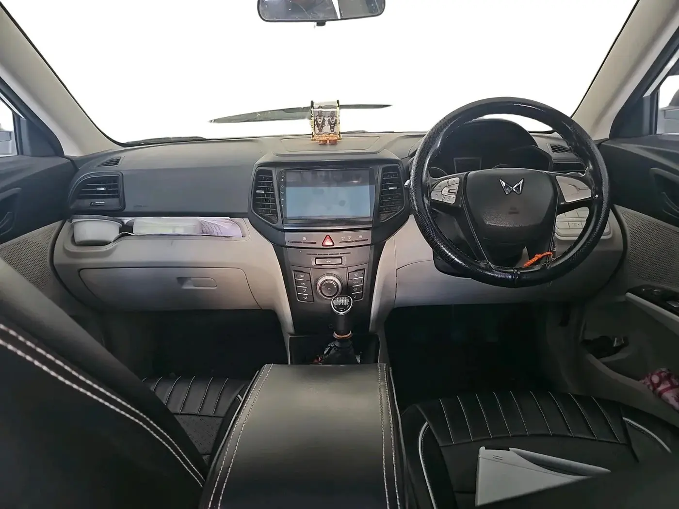 2023 Mahindra XUV300 W6 1.5 Sunroof Diesel, Diesel, Manual, 93,153 km, interior