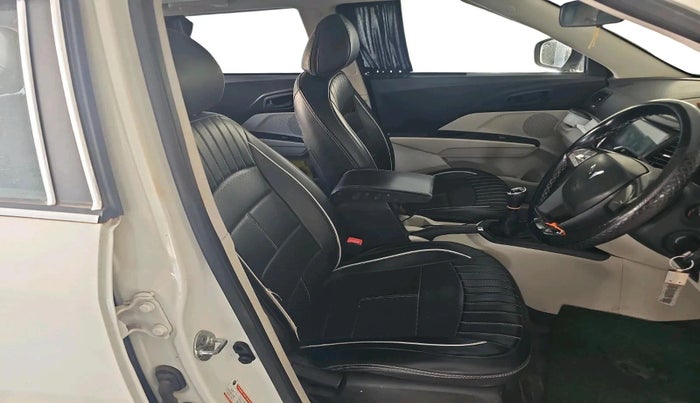 2023 Mahindra XUV300 W6 1.5 Sunroof Diesel, Diesel, Manual, 93,153 km, interior