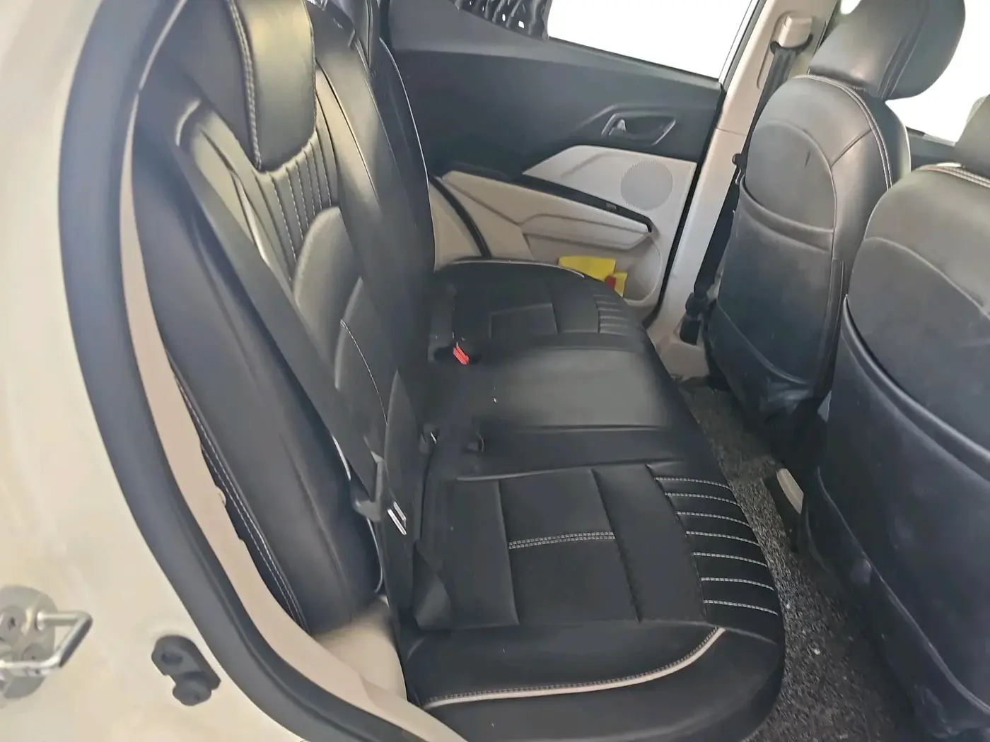 2023 Mahindra XUV300 W6 1.5 Sunroof Diesel, Diesel, Manual, 93,153 km, interior