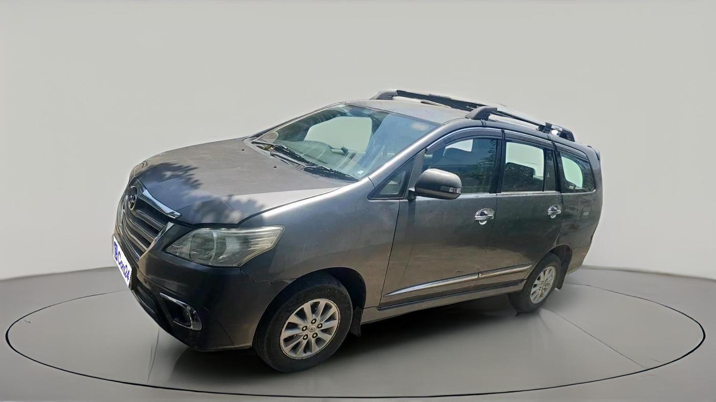 2014 Toyota Innova 2.5 VX 7 STR, Diesel, Manual, 1,18,540 km, exterior