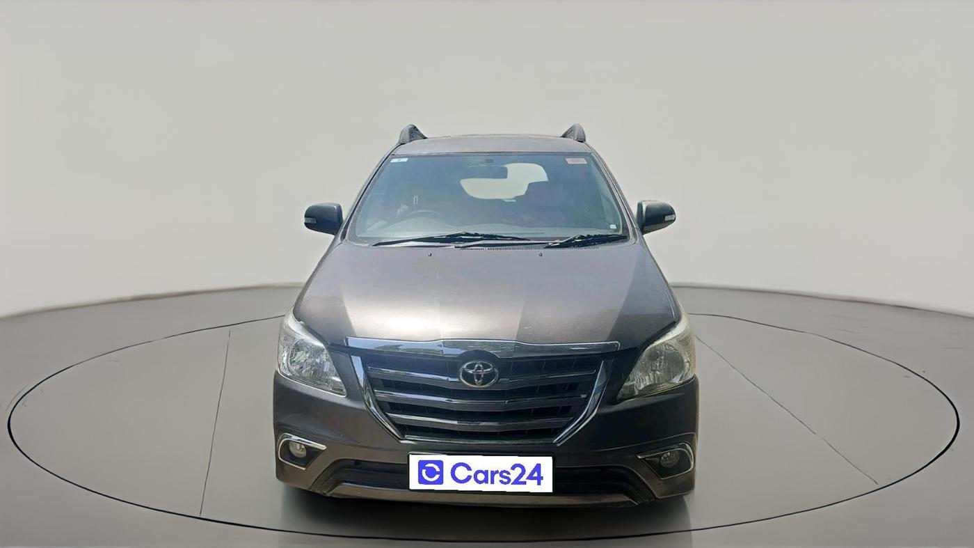 2014 Toyota Innova 2.5 VX 7 STR, Diesel, Manual, 1,18,540 km, exterior