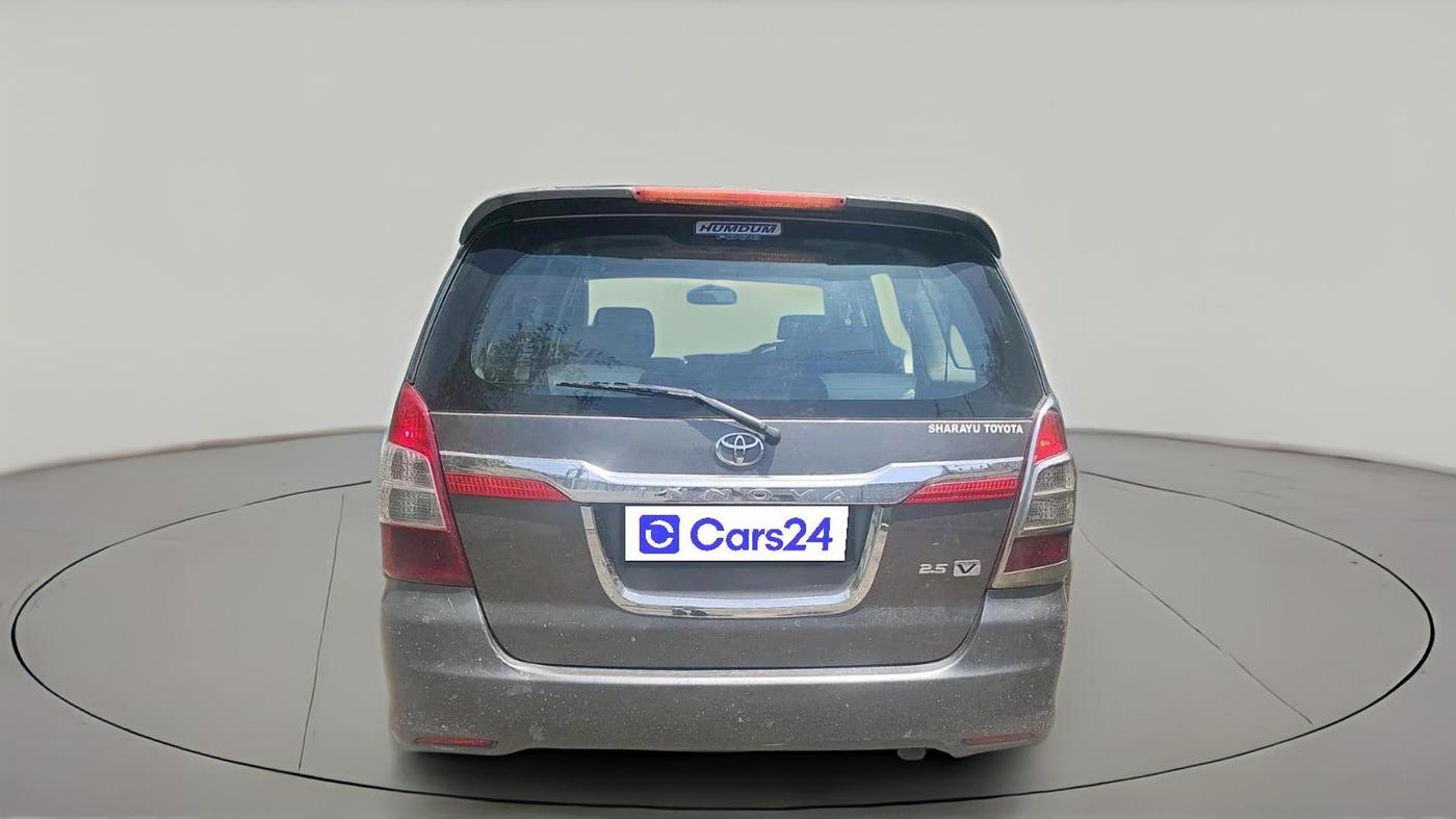 2014 Toyota Innova 2.5 VX 7 STR, Diesel, Manual, 1,18,540 km, exterior