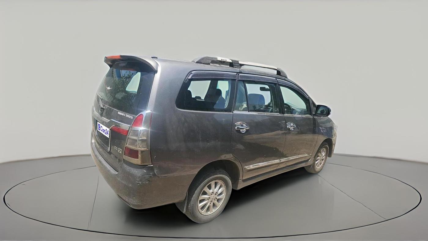 2014 Toyota Innova 2.5 VX 7 STR, Diesel, Manual, 1,18,540 km, exterior