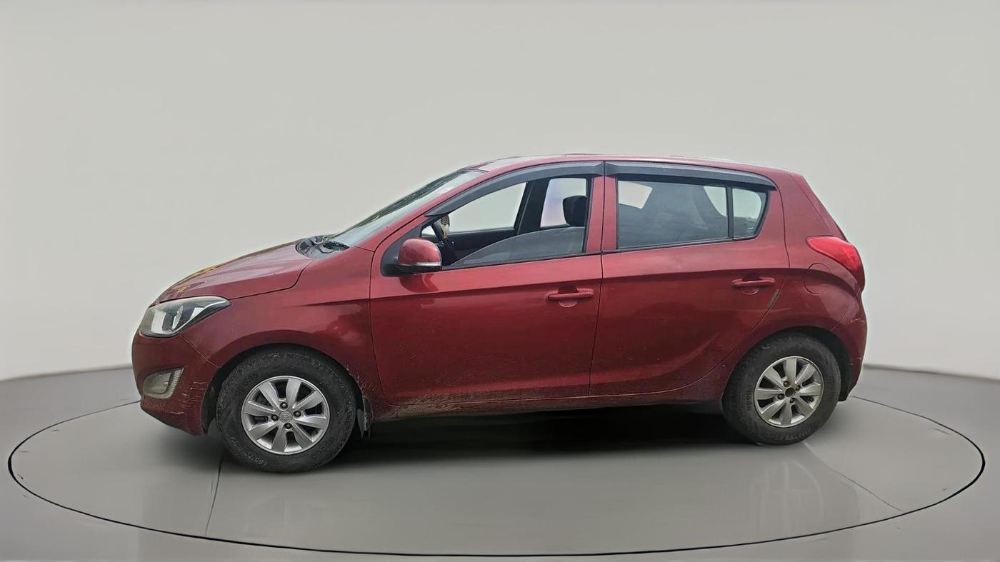 2014 Hyundai i20 SPORTZ 1.4 AT, CNG, Automatic, 63,461 km, exterior