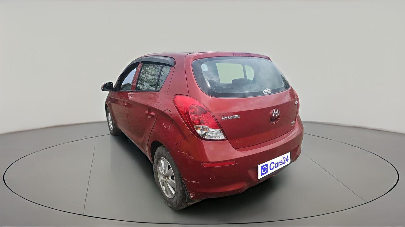 2014 Hyundai i20 SPORTZ 1.4 AT, CNG, Automatic, 63,461 km, exterior