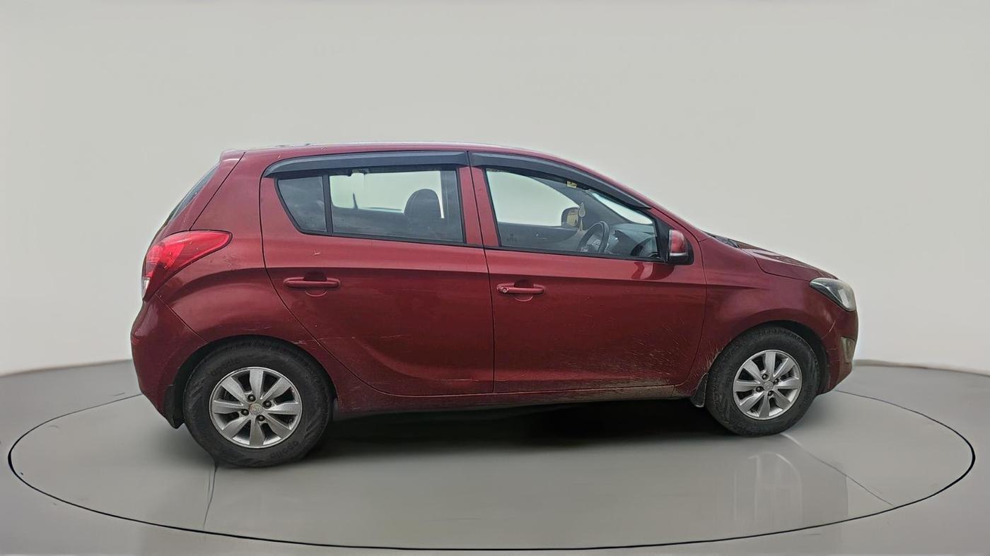 2014 Hyundai i20 SPORTZ 1.4 AT, CNG, Automatic, 63,461 km, exterior