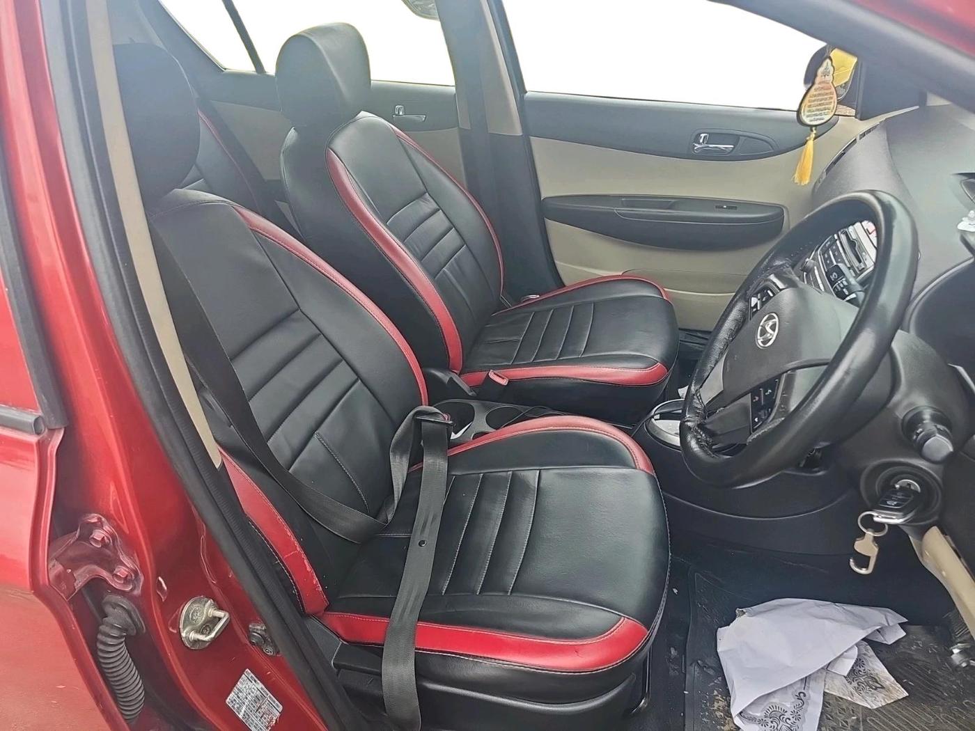 2014 Hyundai i20 SPORTZ 1.4 AT, CNG, Automatic, 63,461 km, interior