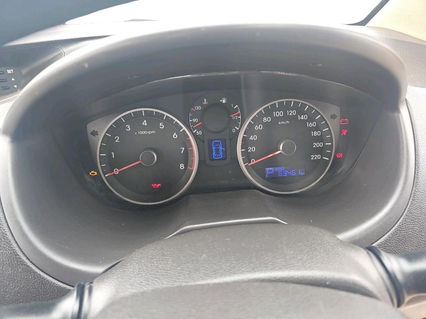 2014 Hyundai i20 SPORTZ 1.4 AT, CNG, Automatic, 63,461 km, interior