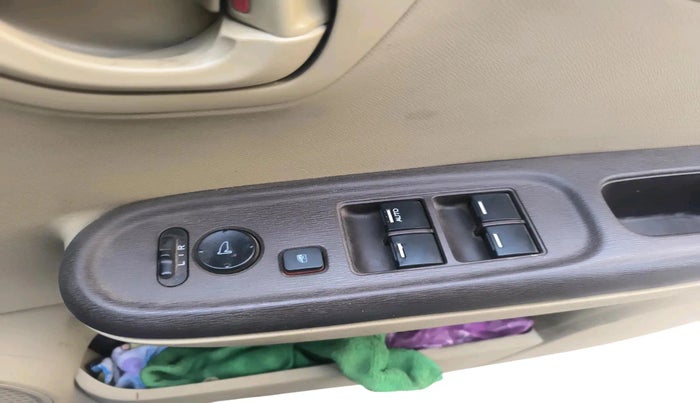 2013 Honda Brio S MT, CNG, Manual, 2,26,111 km, interior