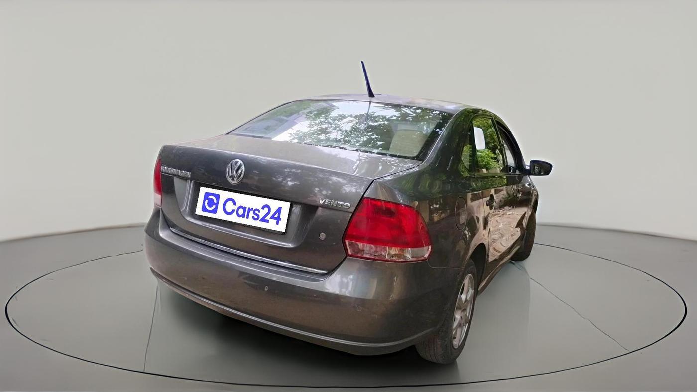 2013 Volkswagen Vento HIGHLINE 1.6 MPI, Petrol, Manual, 83,814 km, exterior