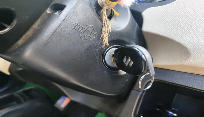 2017 Maruti Wagon R 1.0 VXI OPT, Petrol, Manual, 72,101 km, interior