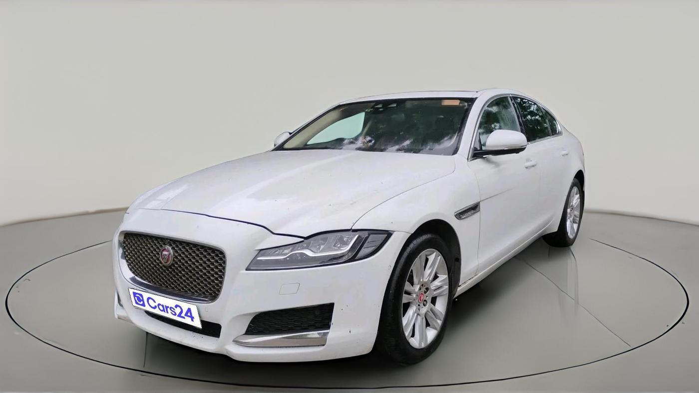 2017 Jaguar XF PORTFOLIO DIESEL, Diesel, Automatic, 1,15,781 km, exterior