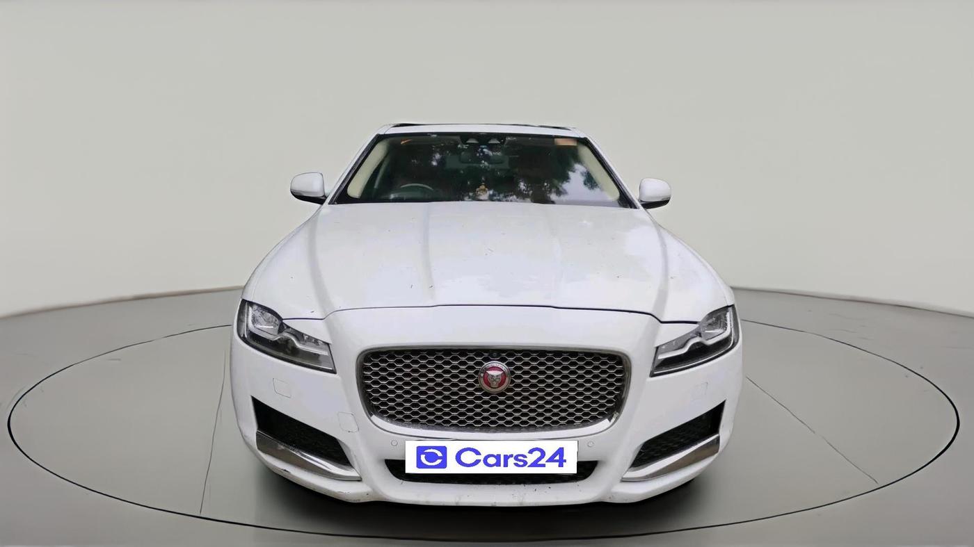 2017 Jaguar XF PORTFOLIO DIESEL, Diesel, Automatic, 1,15,781 km, exterior