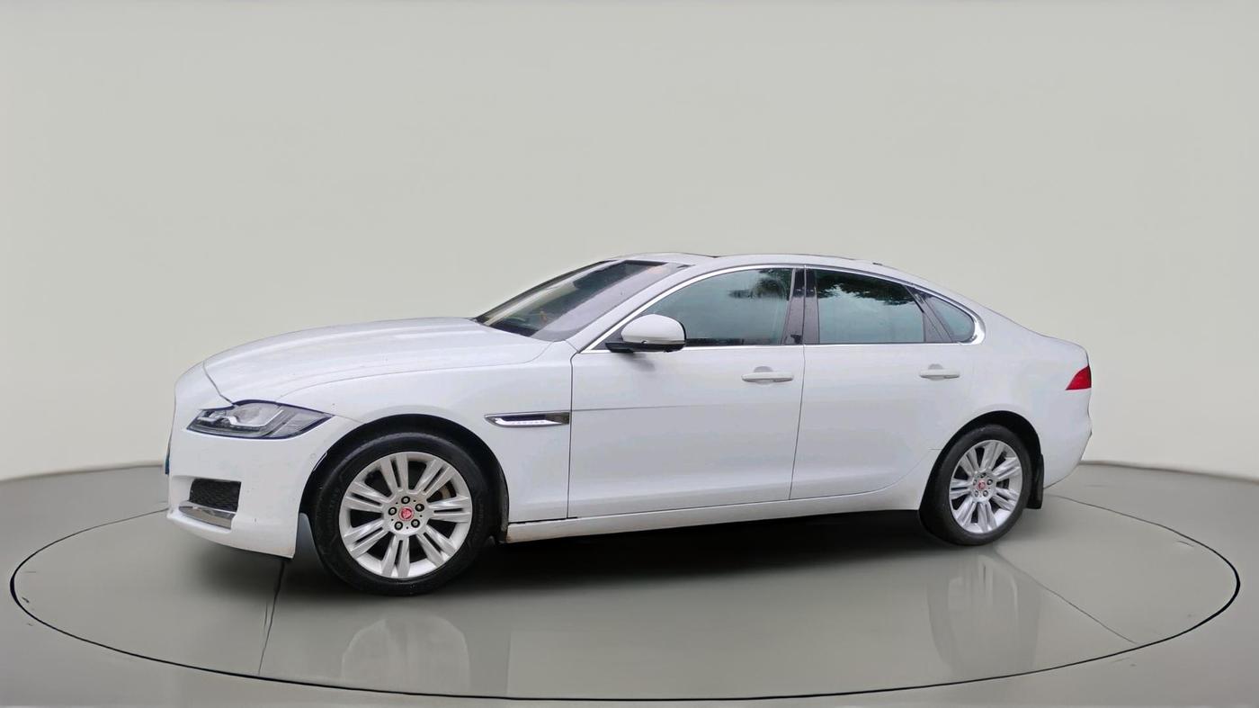 2017 Jaguar XF PORTFOLIO DIESEL, Diesel, Automatic, 1,15,781 km, exterior