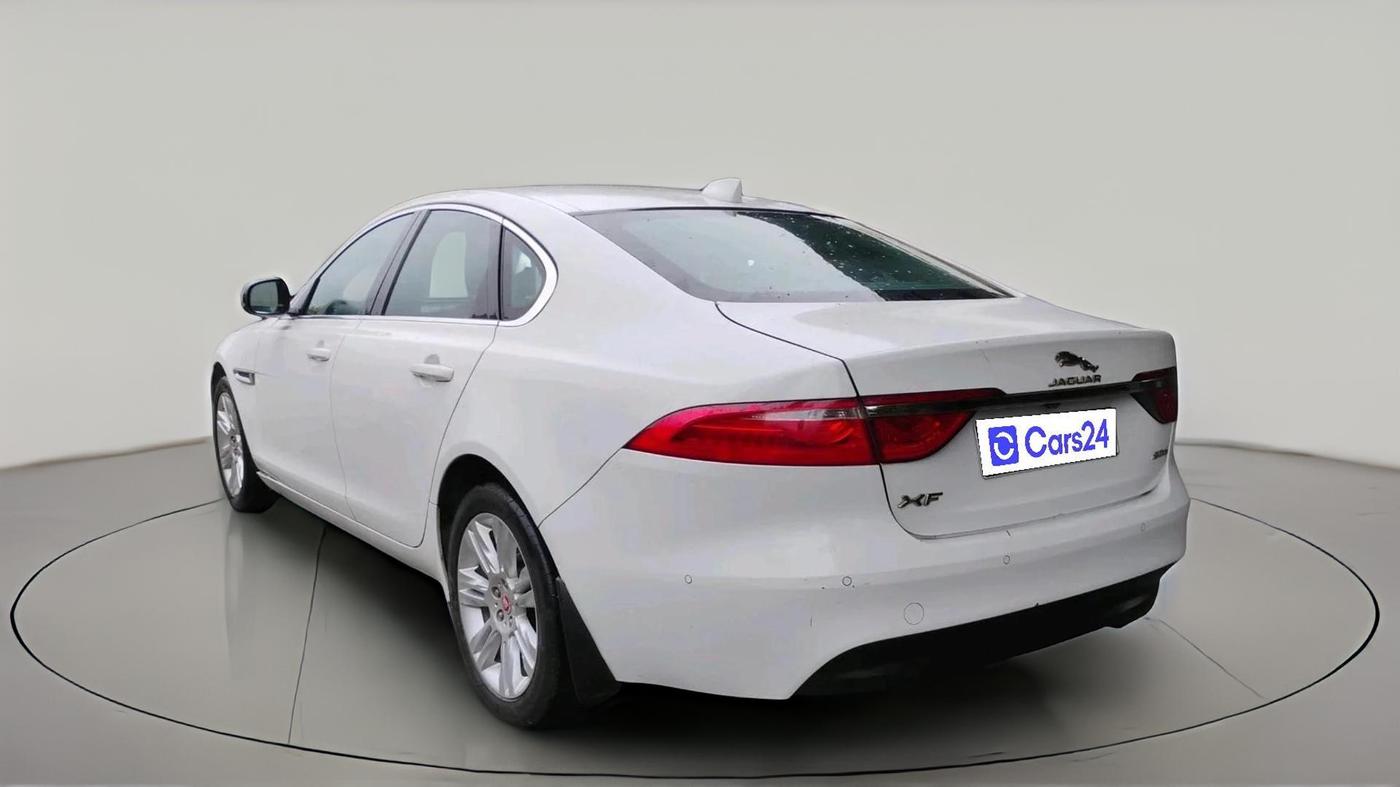 2017 Jaguar XF PORTFOLIO DIESEL, Diesel, Automatic, 1,15,781 km, exterior