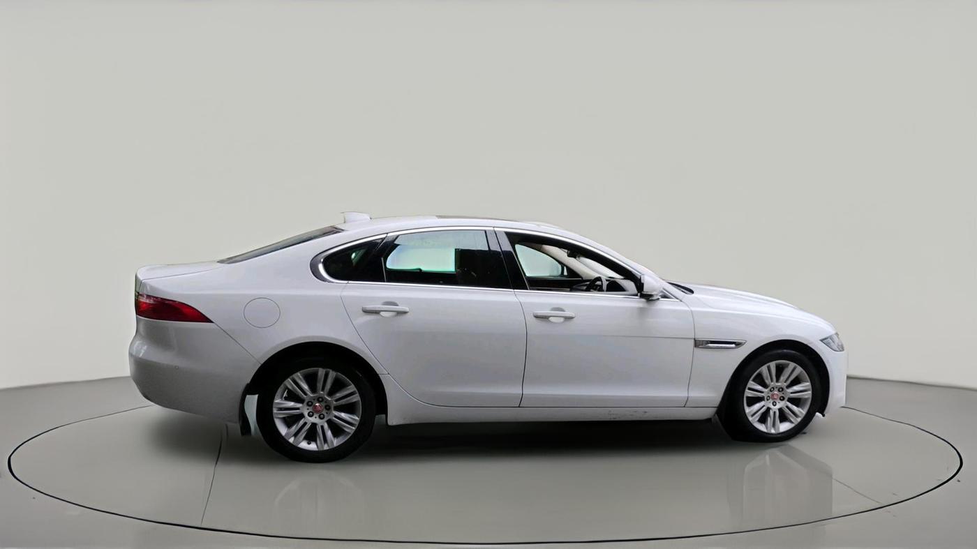 2017 Jaguar XF PORTFOLIO DIESEL, Diesel, Automatic, 1,15,781 km, exterior