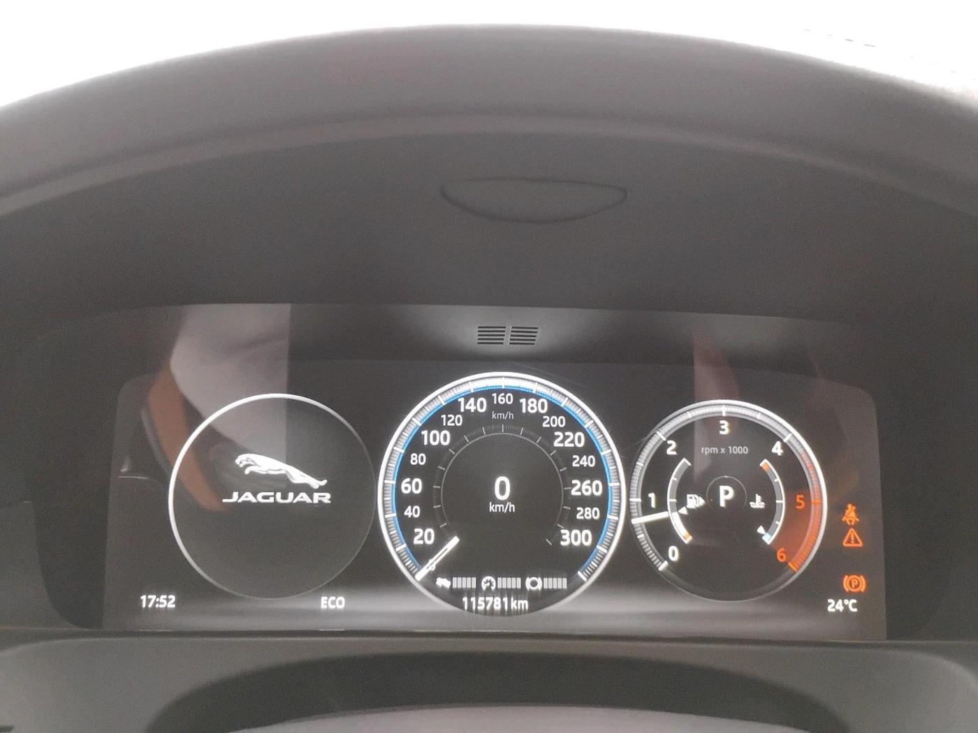 2017 Jaguar XF PORTFOLIO DIESEL, Diesel, Automatic, 1,15,781 km, interior