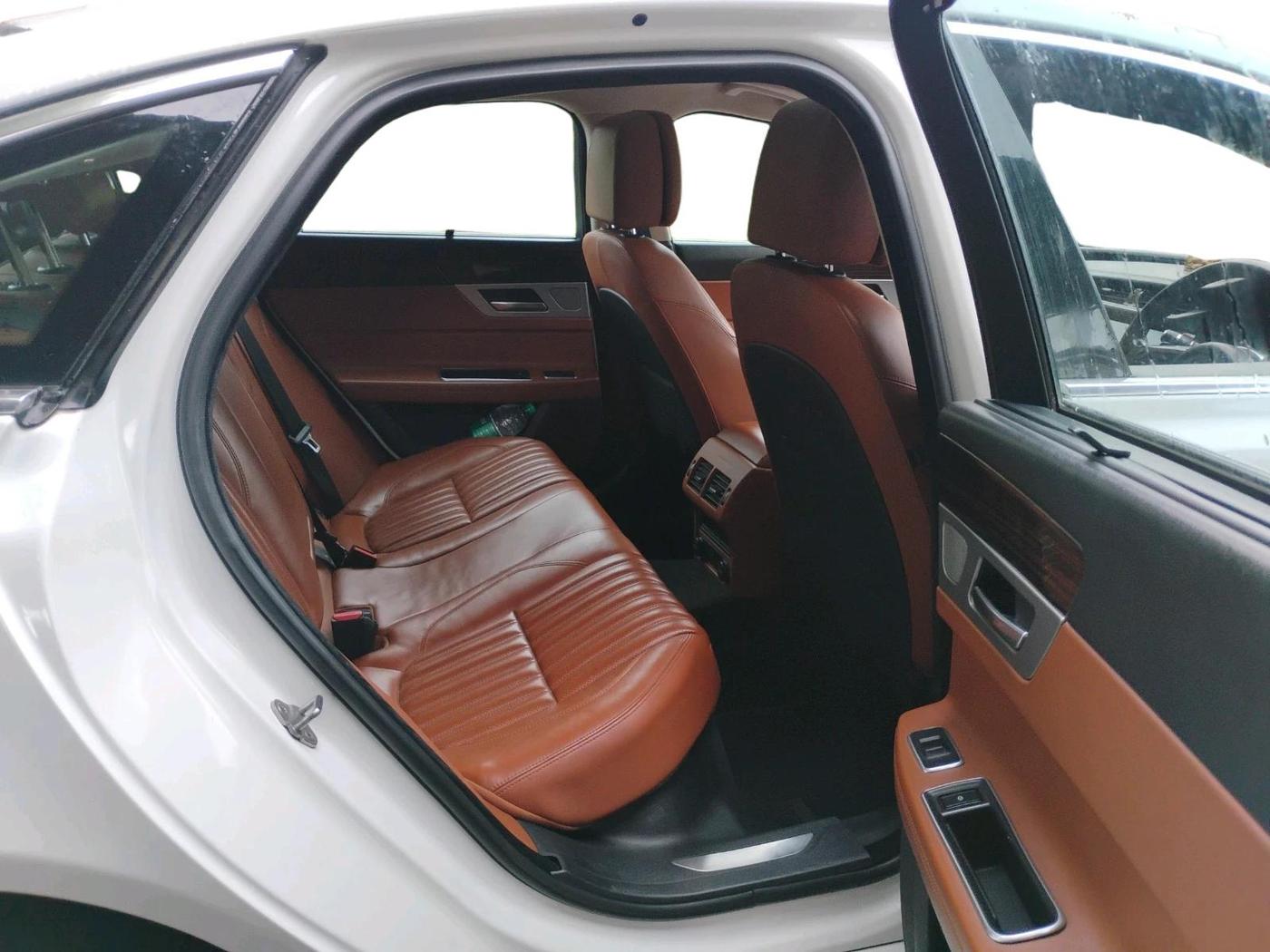 2017 Jaguar XF PORTFOLIO DIESEL, Diesel, Automatic, 1,15,781 km, interior