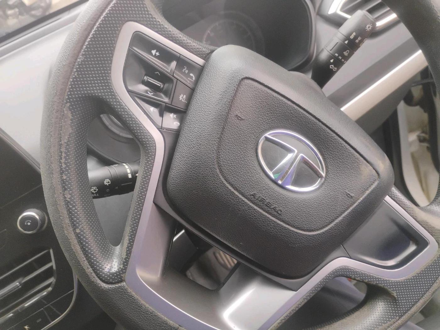 2020 Tata Harrier XM 2.0L KRYOTEC, Diesel, Manual, 90,457 km, interior