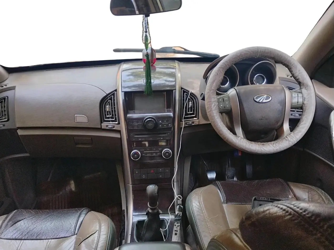 2012 Mahindra XUV500 W8, Diesel, Manual, 2,14,560 km, interior