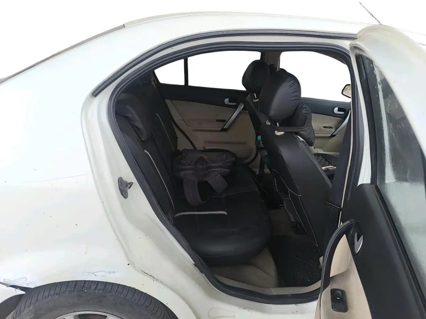 2011 Ford Fiesta SXI 1.4 DIESEL ABS, Diesel, Manual, 1,22,020 km, interior
