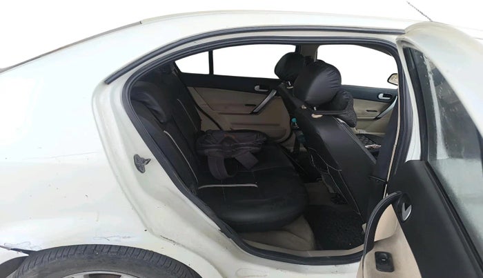2011 Ford Fiesta SXI 1.4 DIESEL ABS, Diesel, Manual, 1,22,020 km, interior