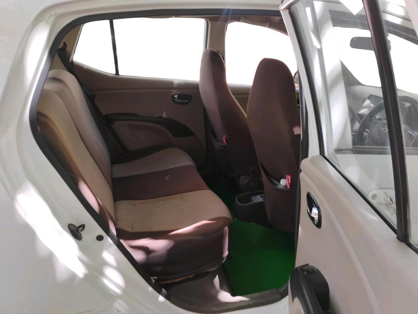 2015 Hyundai i10 SPORTZ 1.1, Petrol, Manual, 19,842 km, interior