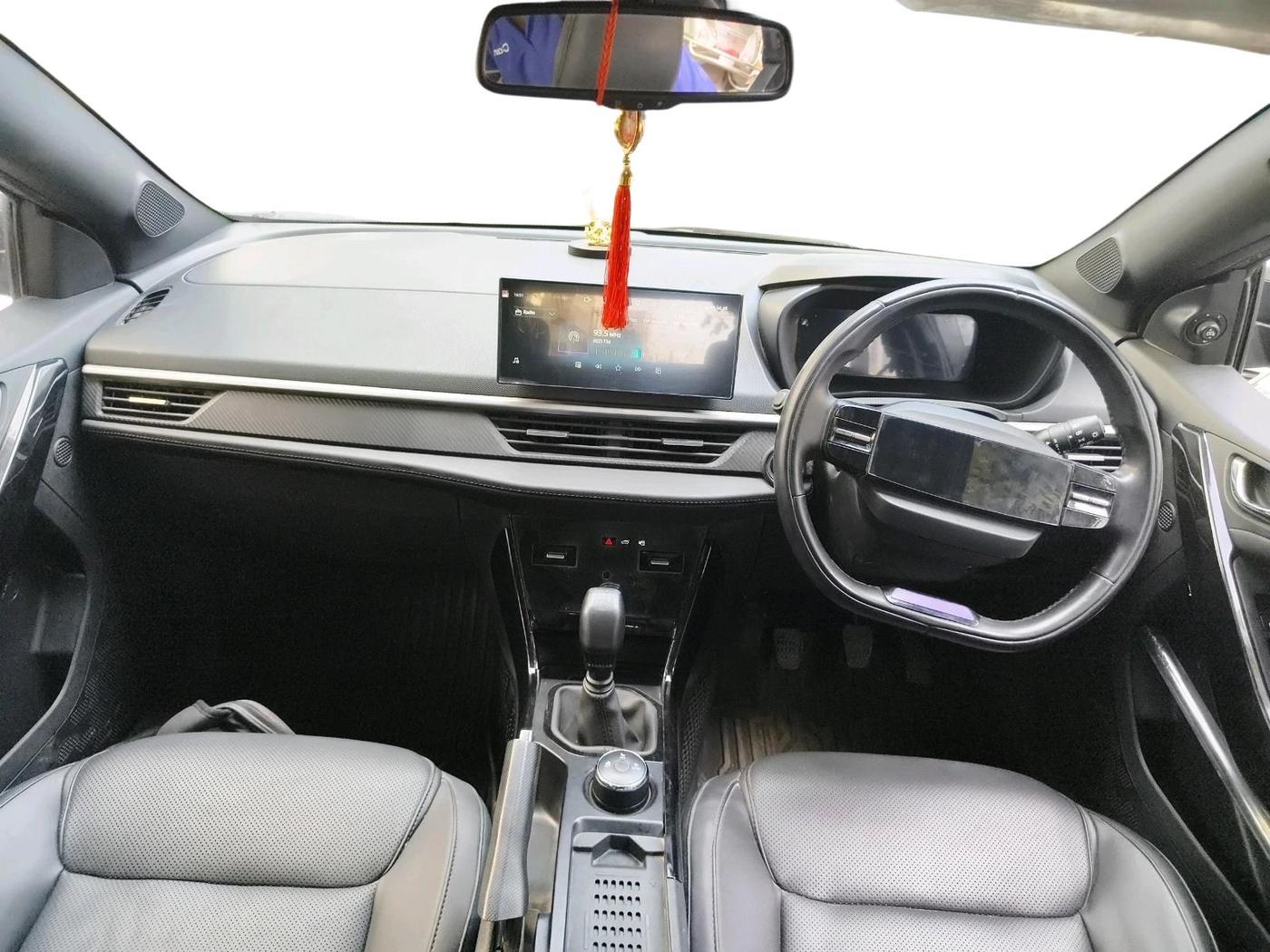 2023 Tata NEXON FEARLESS + S P MT, Petrol, Manual, 34,338 km, interior