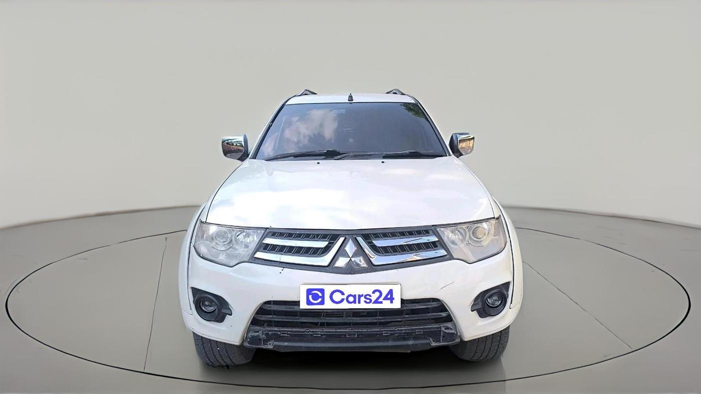 2012 Mitsubishi Pajero Sport 2.5 MT 4X4, Diesel, Manual, 2,93,676 km, exterior